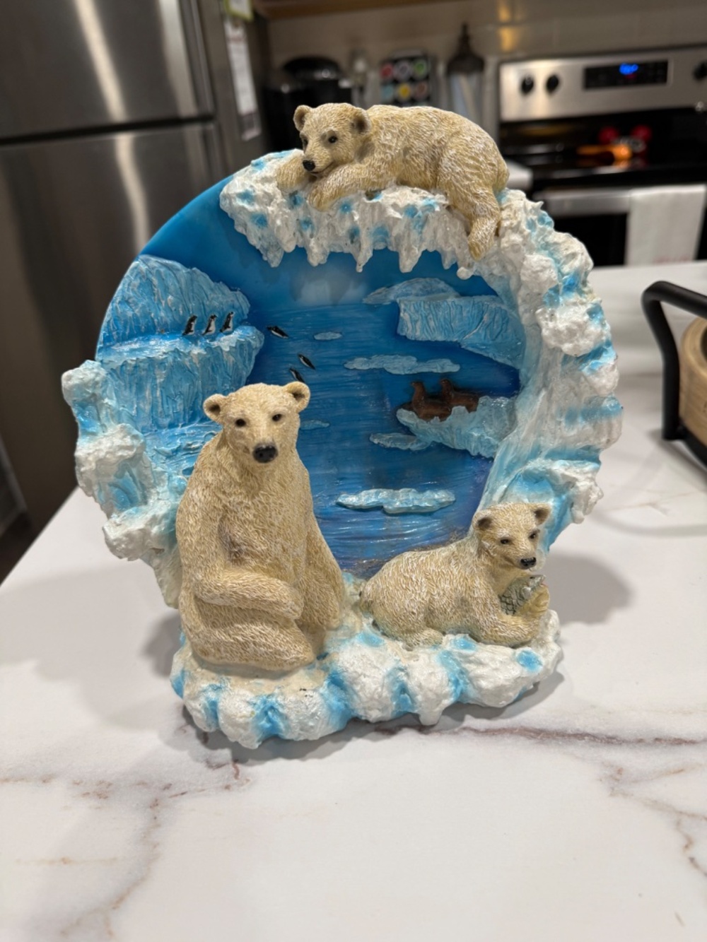 RARE Arctic Polar Bear Resin Decorative Diorama Ornament with Seals & Penquins - Picture 4 of 9